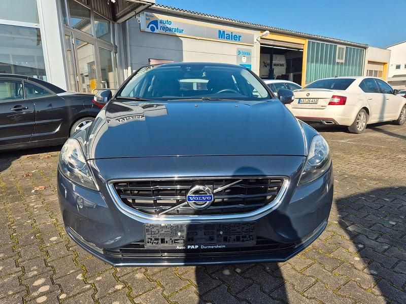 Gebraucht Volvo V40 114 PS (83 kW) 2013 Blau Limousine