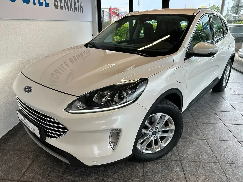Gebraucht Ford Kuga Titanium 152 PS (111 kW) 2021 Weiß SUV