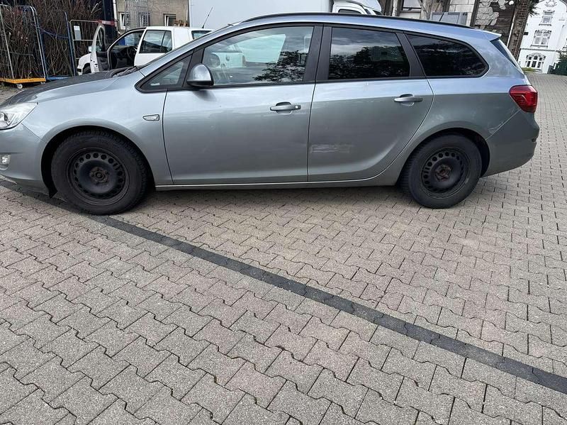 Gebraucht Opel Astra Edition 95 PS (69 kW) 2012 Kombi