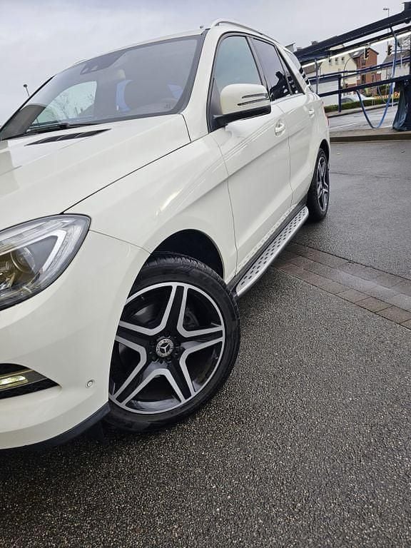 Gebraucht Mercedes ML350 258 PS (189 kW) 2012 Weiß SUV
