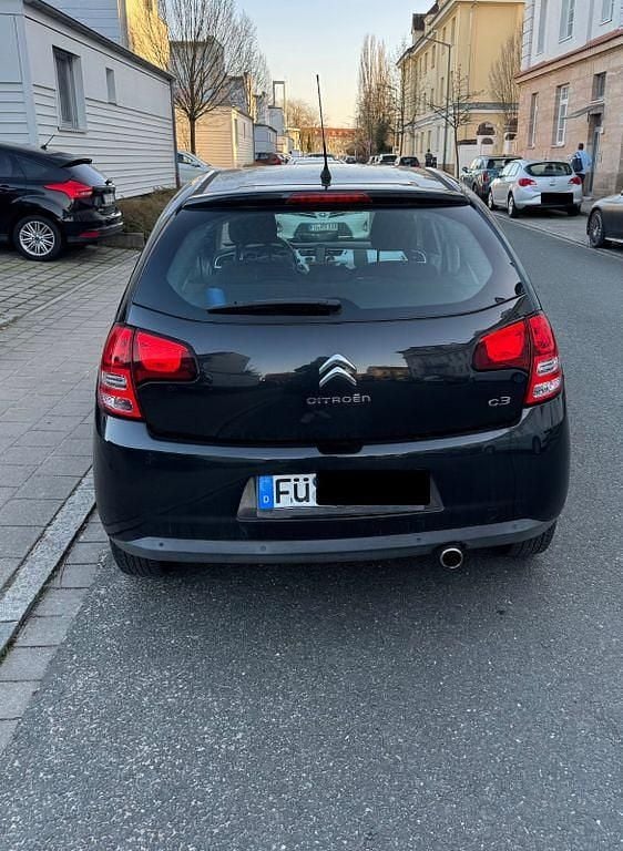 Gebraucht Citroën C3 SELECTION 95 PS (69 kW) 2012 Schwarz Limousine