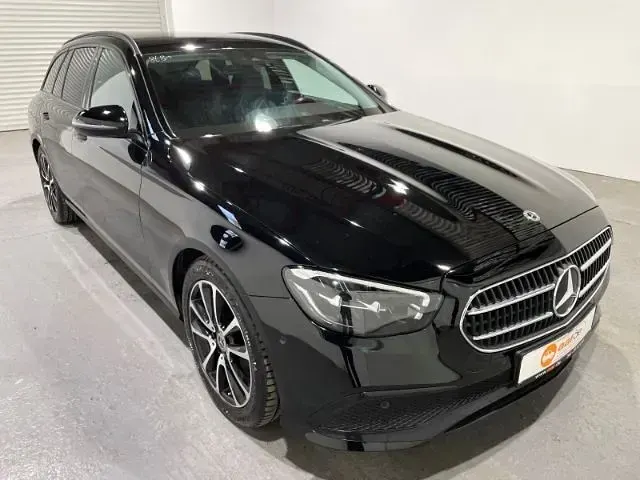 Używany Mercedes E400 330 KM (242 kW) 2020 Czarny Kombi