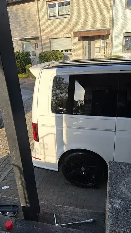Gebraucht VW Multivan Edition 199 PS (146 kW) 2020 Weiß Van / Kleinbus