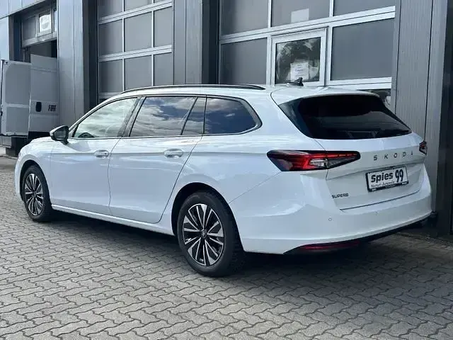 Gebraucht Skoda Superb 204 PS (150 kW) 2025 Purity weiss Kombi
