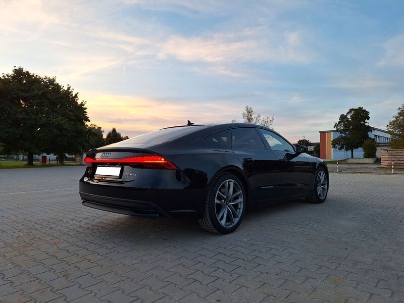 Schwarz Gebraucht 2023 Audi A7 Sportback Ambiente Kleinwagen | 51.900 € (Guter Preis) - Bild 1/4