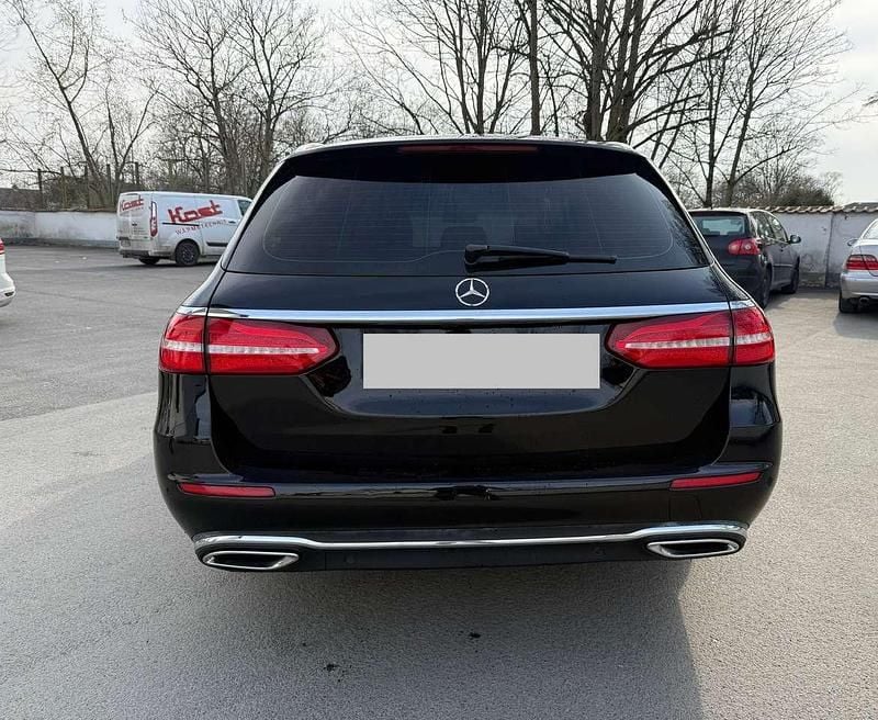 Gebraucht Mercedes E220 194 PS (142 kW) 2018 Schwarz Kombi