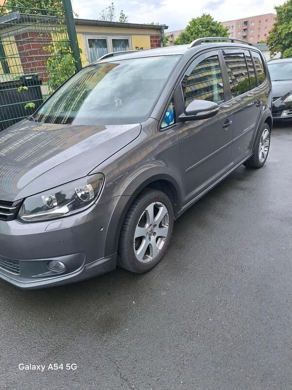 Gebraucht 2013 VW Touran Cross Van / Kleinbus | 15.800 € (Teuer) - Bild 1/4