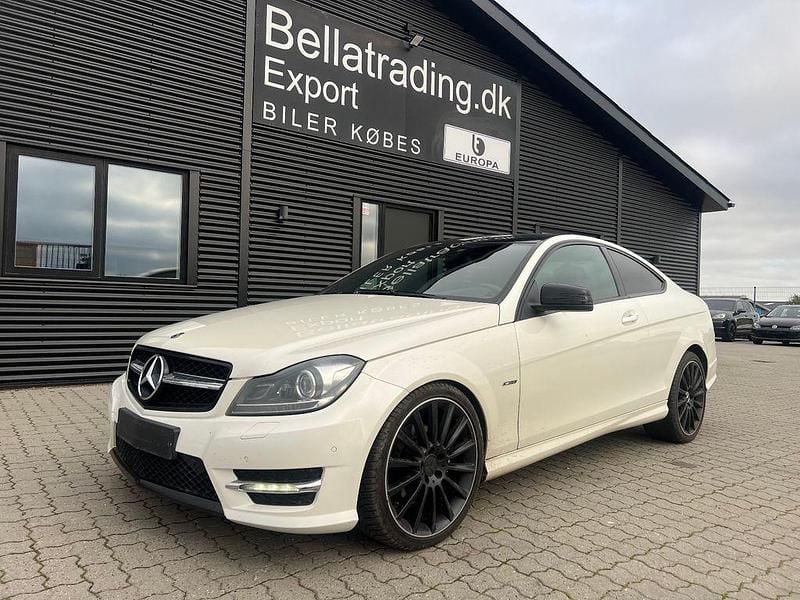 Weiß Gebraucht 2011 Mercedes C250 Coupé | 9.900 € (Fairer Preis) - Bild 1/4