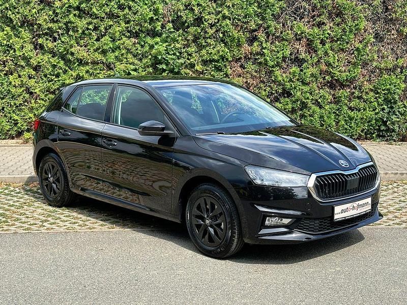 Neu Skoda 105 116 PS (85 kW) 2026 Schwarz Limousine