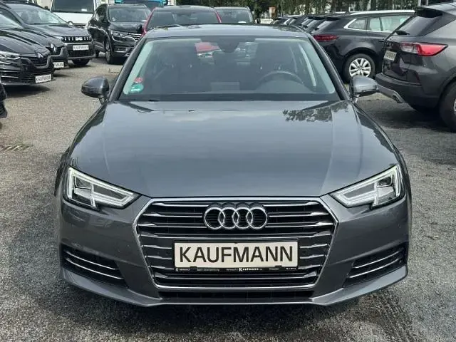 Gebraucht Audi A4 Design 190 PS (139 kW) 2017 Grau Limousine