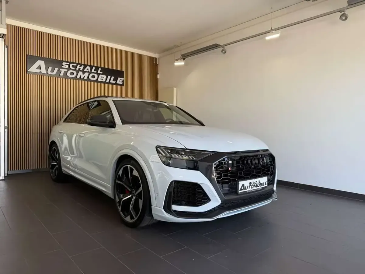 Gebraucht Audi Q8 600 PS (441 kW) 2021 Gletscherweiß metallic SUV