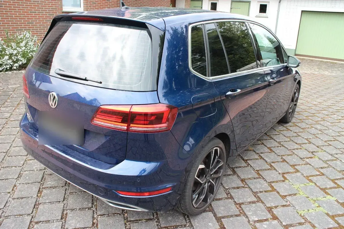 Gebraucht VW Golf Sportsvan Highline 131 PS (96 kW) 2018 Blau Van / Kleinbus