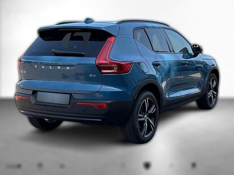 Gebraucht Volvo XC40 Plus 197 PS (144 kW) 2024 Blau metallic SUV