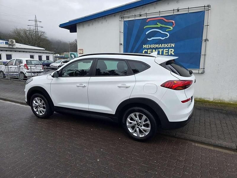 Gebraucht Hyundai Tucson 132 PS (97 kW) 2020 Polar white pyw SUV