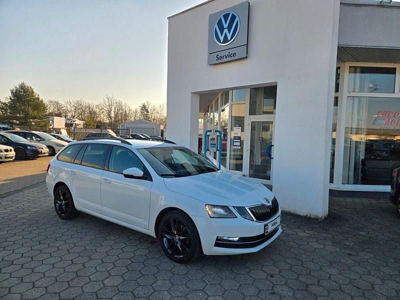 Weiß Gebraucht 2019 Skoda Octavia Style Kombi | 9.500 € (Guter Preis) - Bild 1/4
