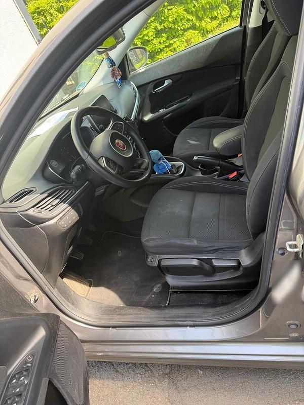 Usado Fiat Tipo 120 CV (88 kW) 2016 Gris Familiar
