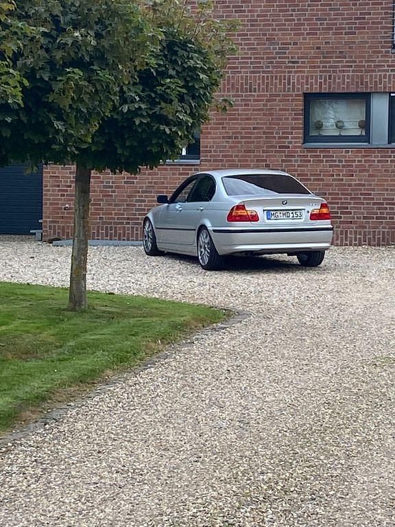 Gebraucht BMW 320 170 PS (125 kW) 2002 Silber Limousine