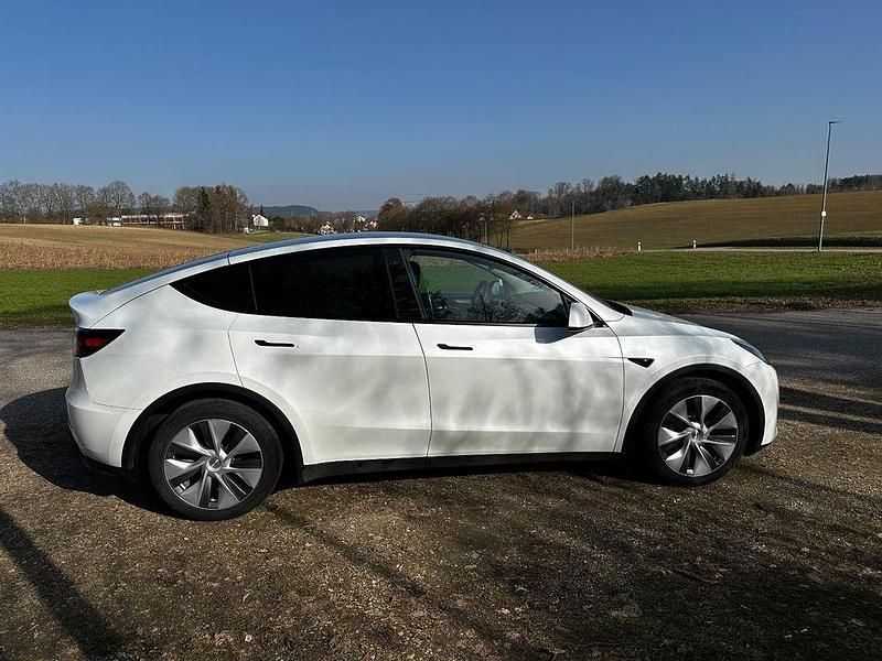 Gebraucht Tesla Model Y 378 kW (514 PS) 2023 Weiß SUV
