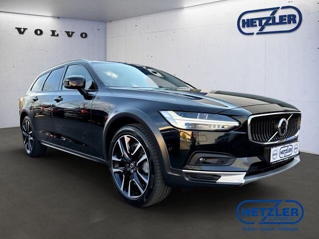 Gebraucht Volvo V90 CC Ultimate 250 PS (183 kW) 2024 Onyx black / metallic Kombi