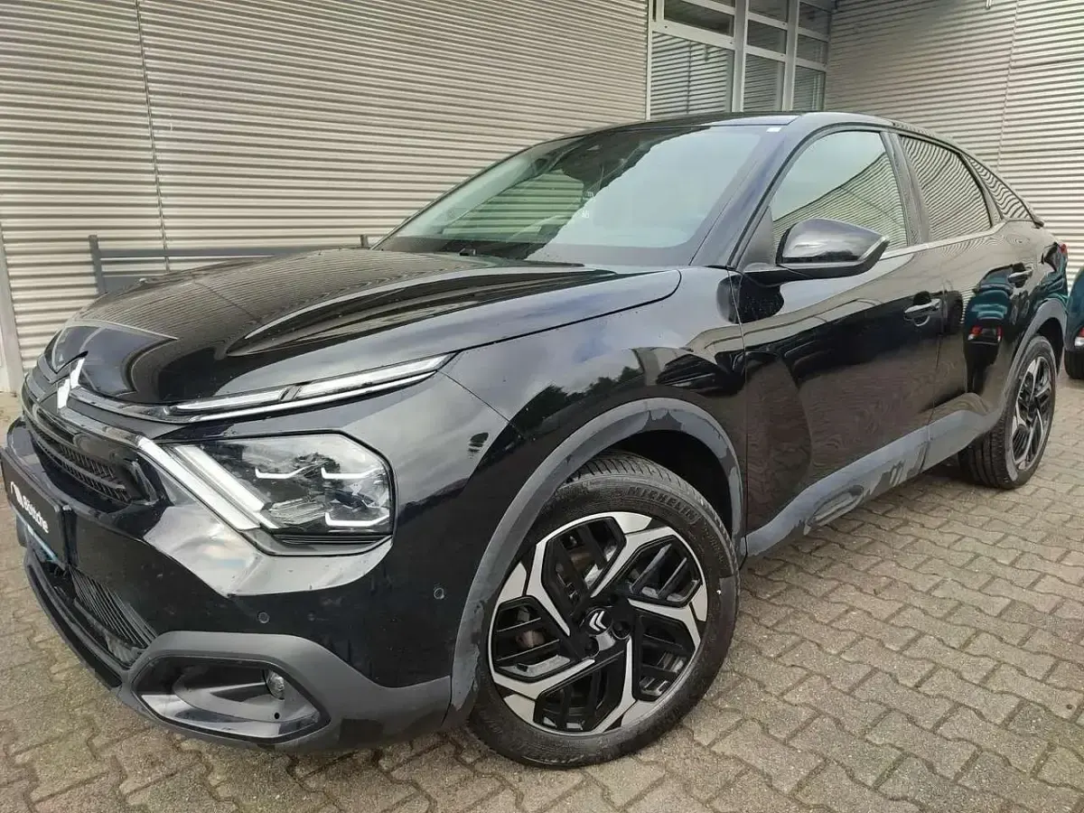 Gebraucht Citroën C4 131 PS (96 kW) 2024 Lackierung schwarz perla nera/typ aussenverkleidung metalliclackierung SUV