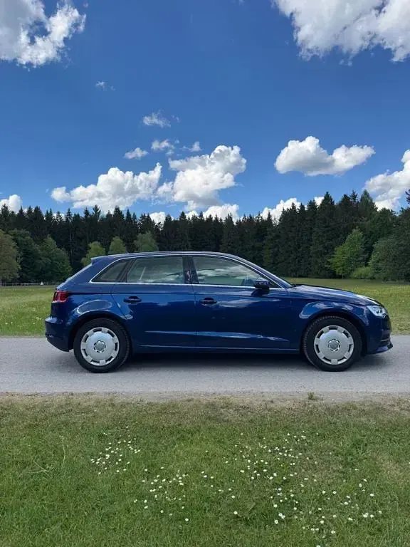 Gebraucht Audi A3 150 PS (110 kW) 2014 Blau Limousine