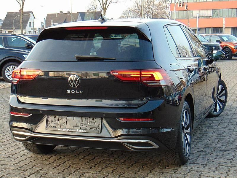 Gebraucht VW Golf VIII Move 150 PS (110 kW) 2023 Schwarz Limousine