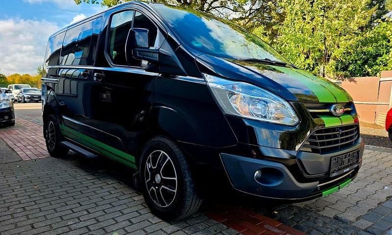 Gebraucht Ford Tourneo Titanium 170 PS (125 kW) 2017 Schwarz Van / Kleinbus