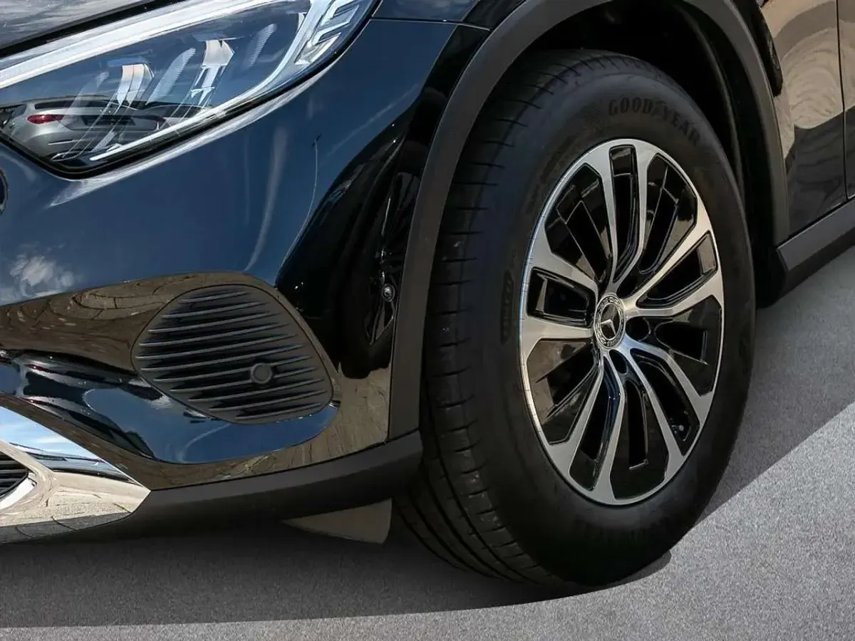Gebraucht Mercedes GLC200 Advanced Plus 204 PS (150 kW) 2025 Schwarz SUV