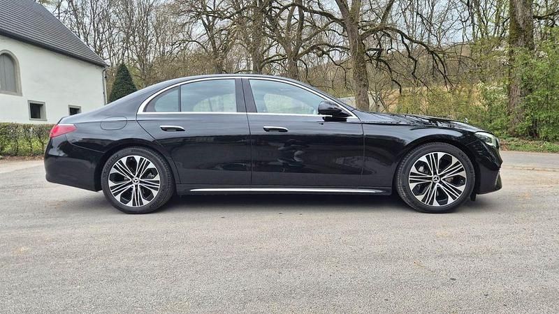 Gebraucht Mercedes E220 Premium Plus 197 PS (144 kW) 2026 Schwarz Limousine