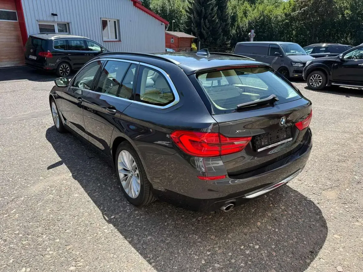 Gebraucht BMW 520 Luxury Line 190 PS (139 kW) 2020 Schwarz Kombi