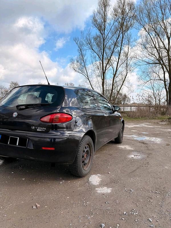 Gebraucht Alfa Romeo 147 120 PS (88 kW) 2003 Schwarz Kleinwagen