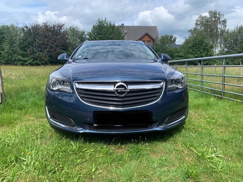 Blau Gebraucht 2016 Opel Insignia Business Kombi | 10.499 € (Etwas zu teuer) - Bild 1/4
