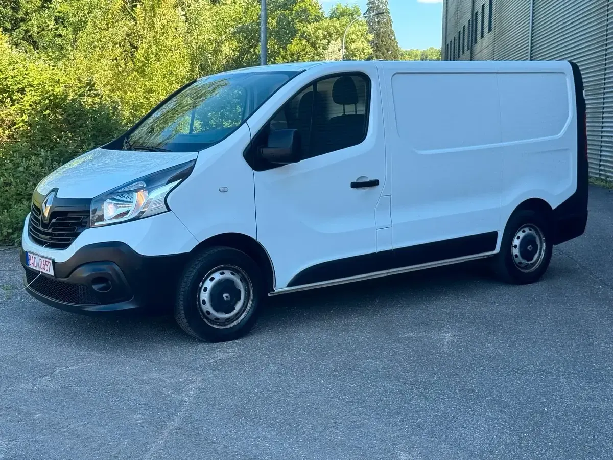 Gebraucht Renault Trafic 90 PS (66 kW) 2016 Weiß Van / Kleinbus