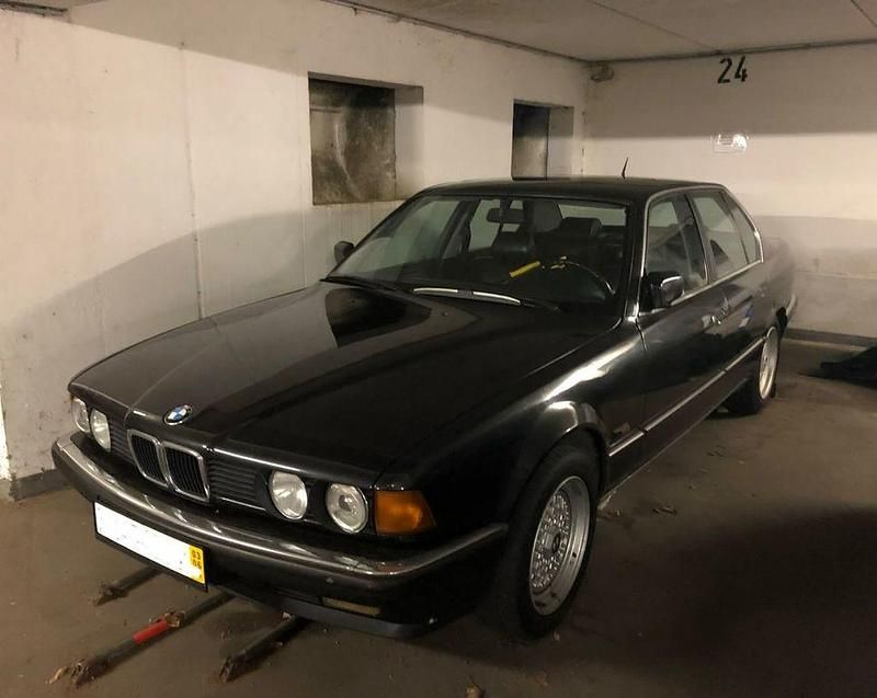 Gebraucht BMW 735 211 PS (155 kW) 1988 Schwarz Limousine