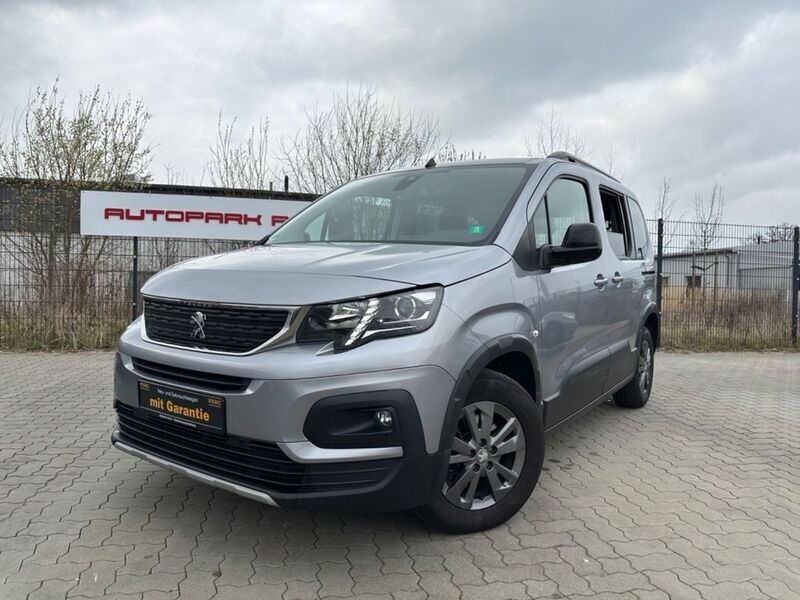 Grau Gebraucht 2023 Peugeot Rifter Allure Van / Kleinbus | 17.800 € (Guter Preis) - Bild 1/4