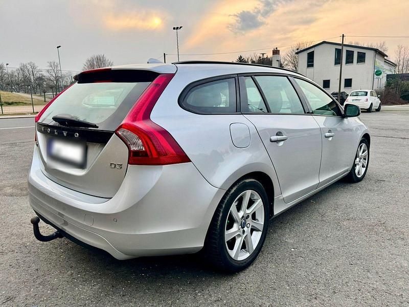 Gebraucht Volvo V60 Summum 150 PS (110 kW) 2016 Silber Kombi
