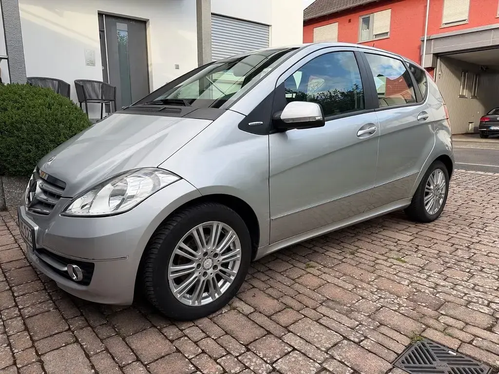Gebraucht Mercedes A170 Elegance 116 PS (85 kW) 2009 Silber Van / Kleinbus