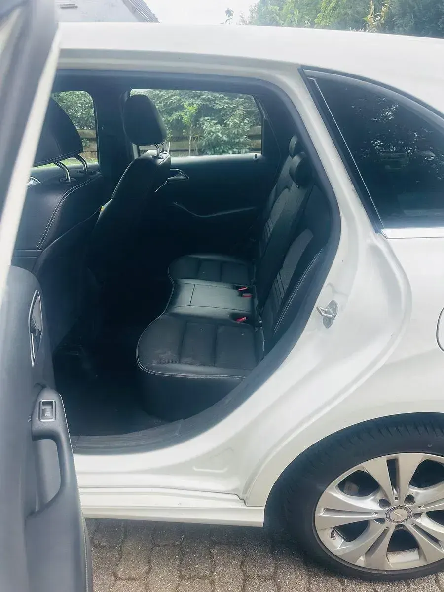 Gebraucht Mercedes B180 Style 109 PS (80 kW) 2015 Weiß Kleinwagen