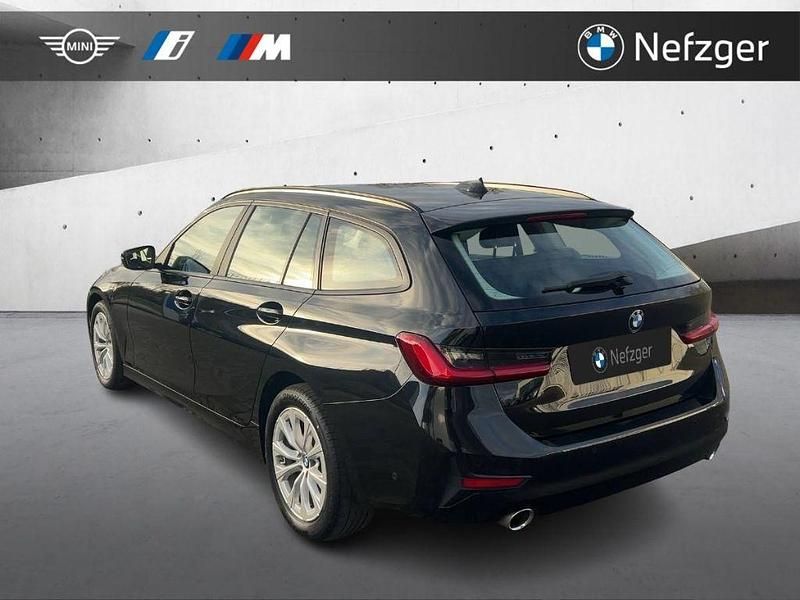 Gebraucht BMW 320 Advantage 190 PS (139 kW) 2020 Black sapphire metallic Kombi