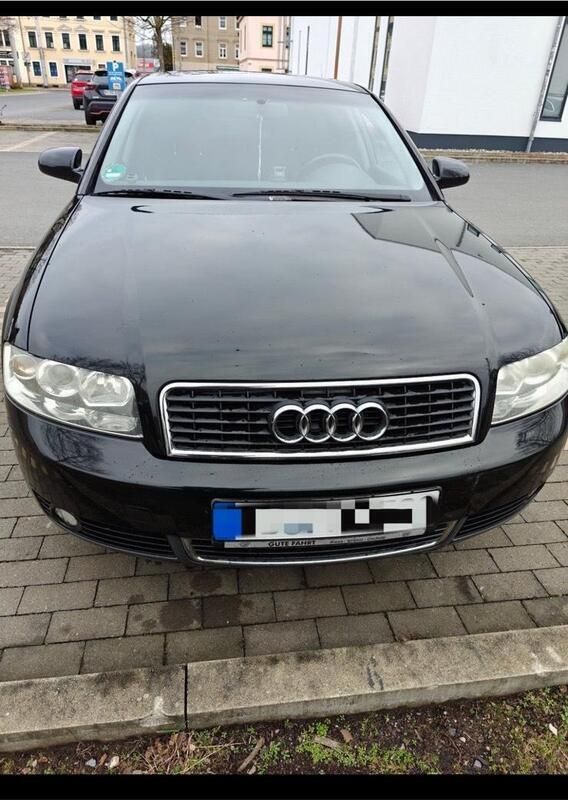 Schwarz Gebraucht 2002 Audi A4 Limousine | 1.700 € (Guter Preis) - Bild 1/4