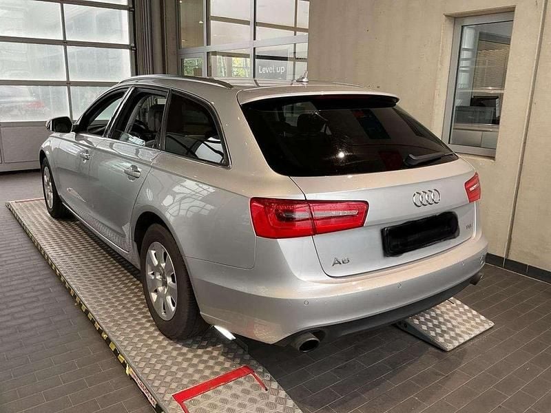 Gebraucht Audi A6 204 PS (150 kW) 2011 Eissilber metallic Kombi