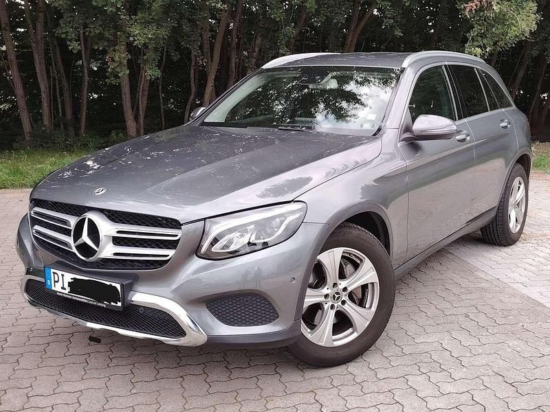 Grau Gebraucht 2018 Mercedes GLC220 Exclusive SUV | 28.750 € (Fairer Preis) - Bild 1/4