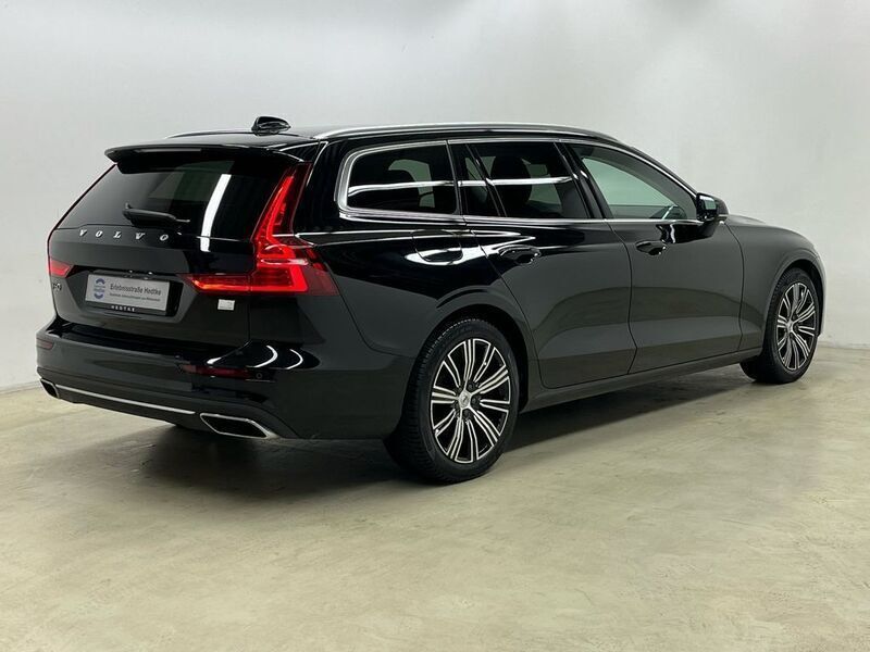 Gebraucht Volvo V60 Inscription 341 PS (250 kW) 2021 Schwarz Kombi