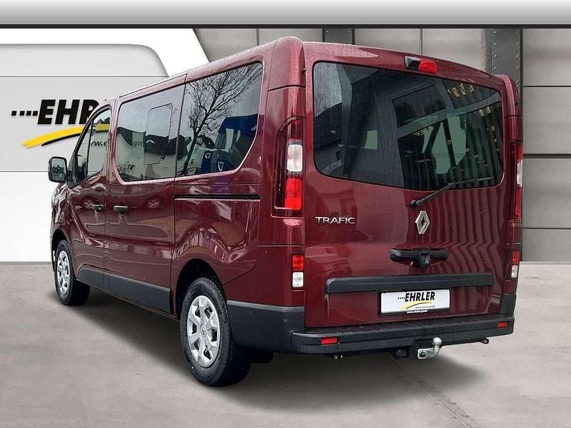 Brugt Renault Trafic Life 150 HK (110 kW) 2024 Rød MPV