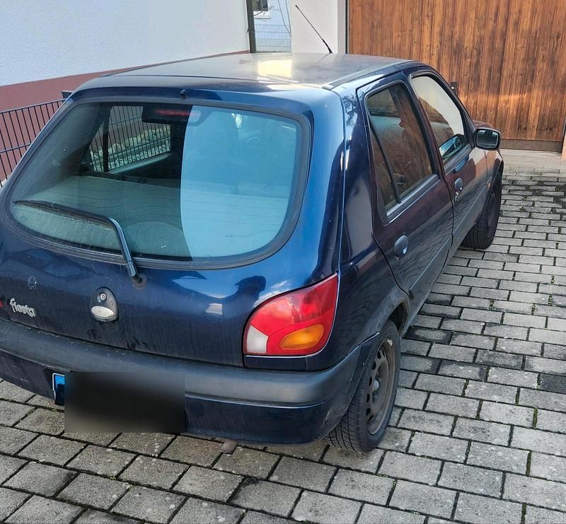 Gebraucht Ford Fiesta 60 PS (44 kW) 2000 Blau Kleinwagen