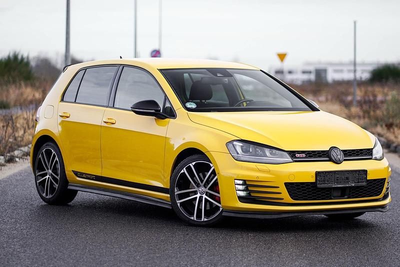 Gebraucht VW Golf VII Active 184 PS (135 kW) 2015 Gelb Limousine