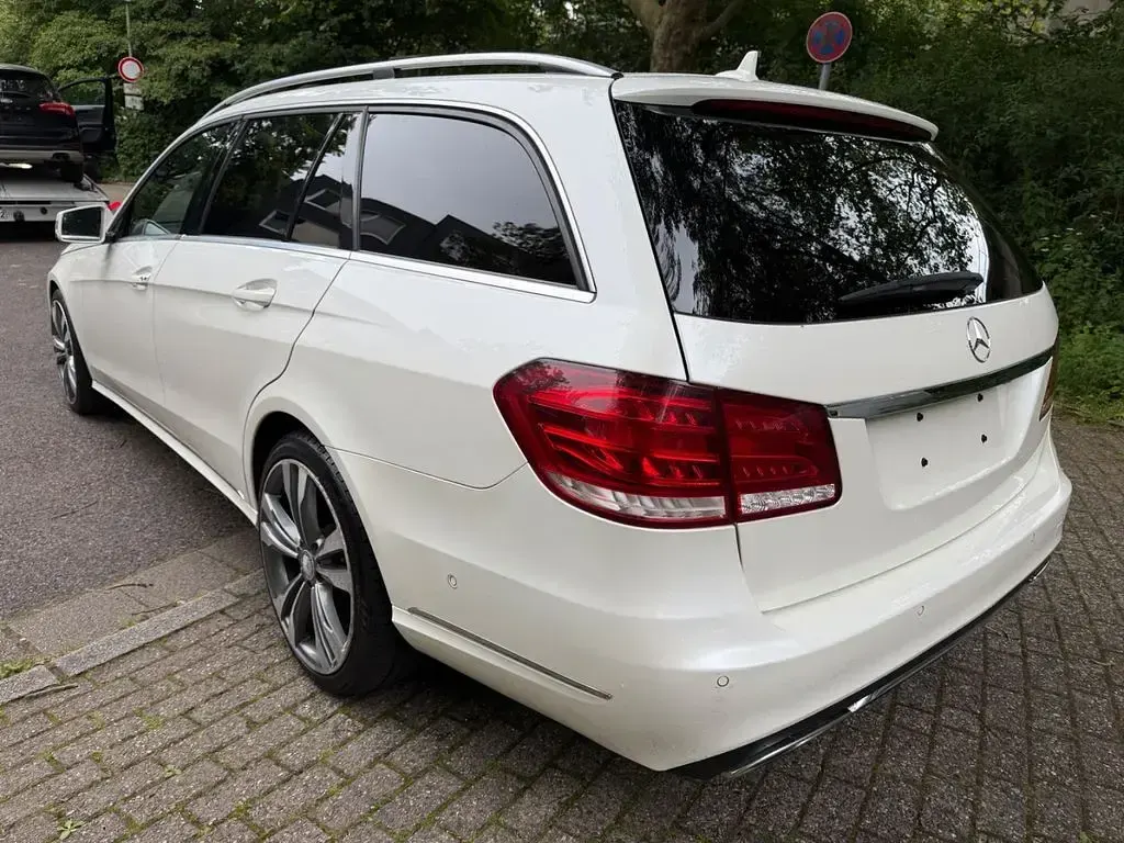 Gebraucht Mercedes E300 231 PS (169 kW) 2013 Weiß Kombi