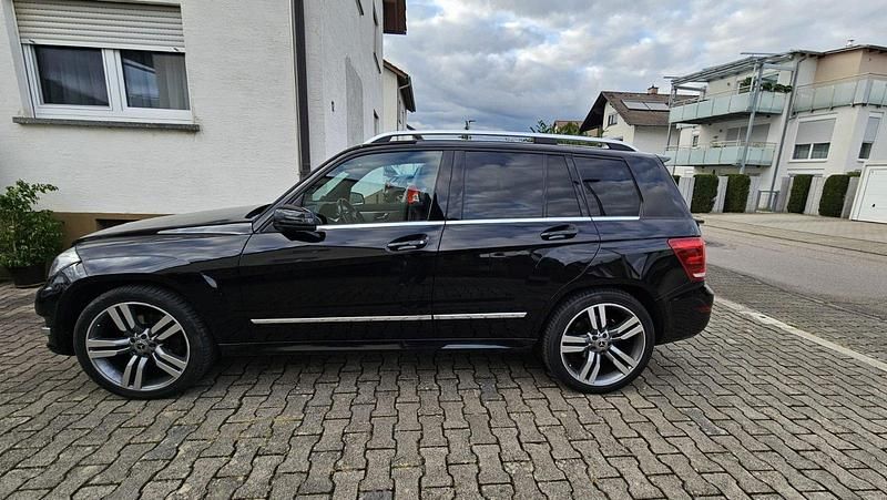 Schwarz Gebraucht 2012 Mercedes GLK350 SUV | 14.999 € (Teuer) - Bild 1/4