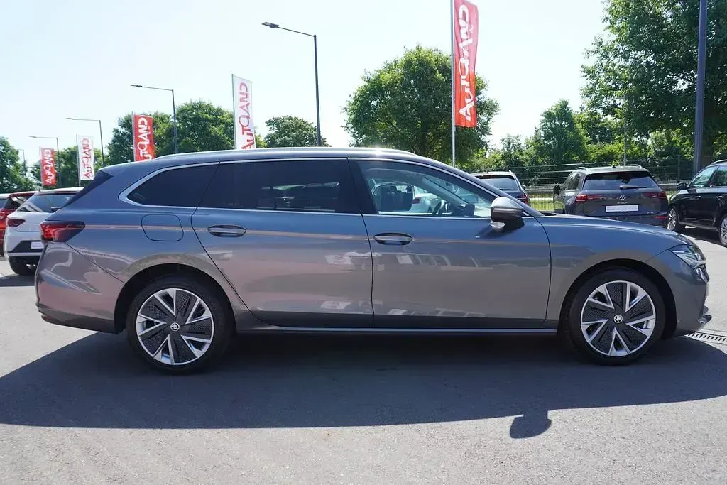 Gebraucht Skoda Superb Selection 193 PS (141 kW) 2024 Schwarz Kombi
