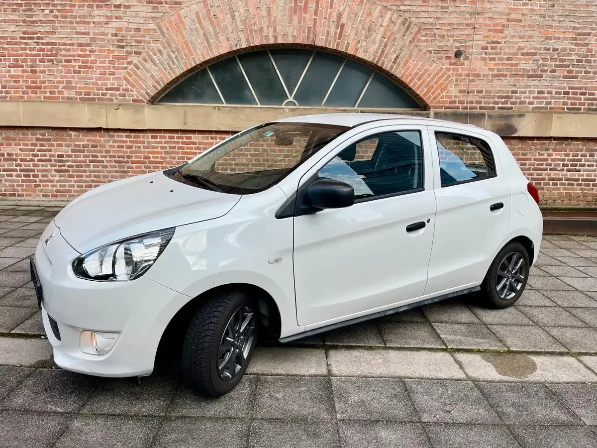 Gebraucht Mitsubishi Space Star 71 PS (52 kW) 2014 Weiß Van / Kleinbus